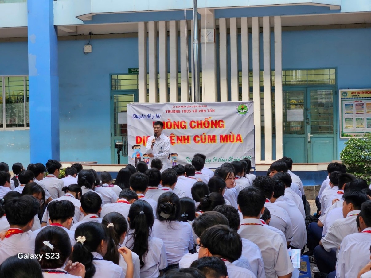 PHƯỜNG 11 TRUYỀN THÔNG PHÒNG CHỐNG BỆNH CÚM MÙA TẠI TRƯỜNG TRUNG HỌC CƠ SỞ VÕ VĂN TẦN