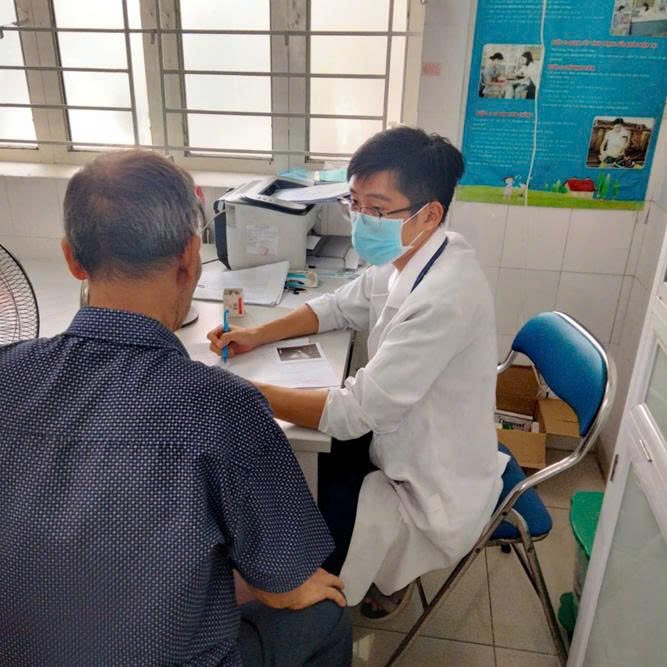 KHÁM SỨC KHỎE ĐỊNH KỲ CHO NGƯỜI CAO TUỔI -  MỘT HOẠT ĐỘNG Ý NGHĨA TẠI PHƯỜNG 11, QUẬN TÂN BÌNH