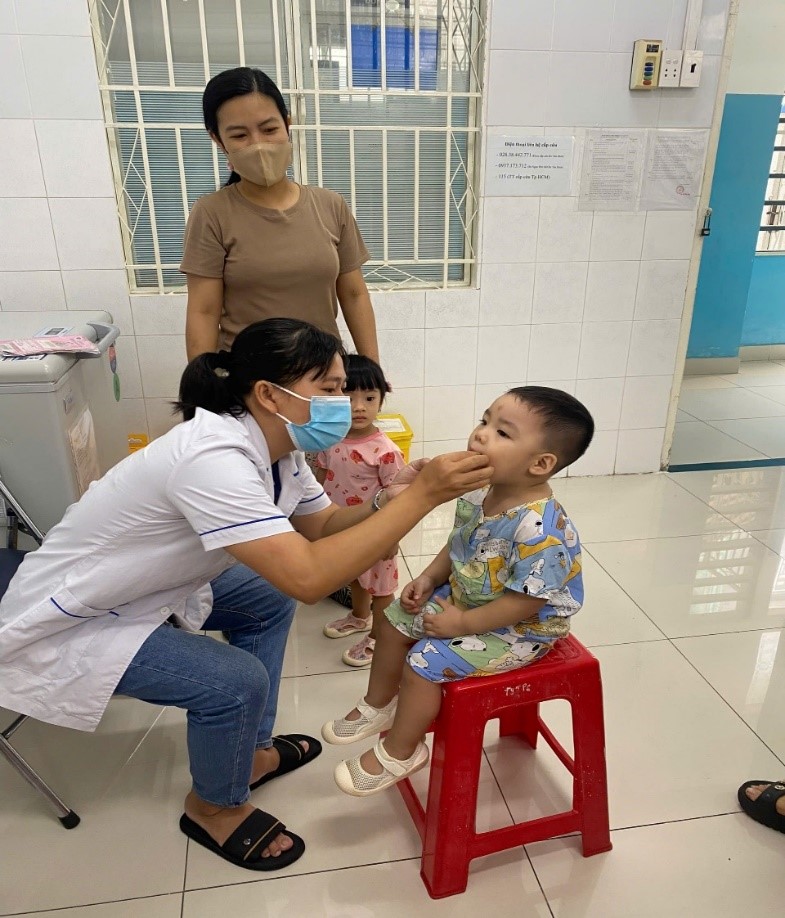 TRẠM Y TẾ PHƯỜNG 6 TỔ CHỨC CHO TRẺ TỪ 6 ĐẾN DƯỚI 36 THÁNG UỐNGVITAMIN A ĐỢT 1 NĂM 2025