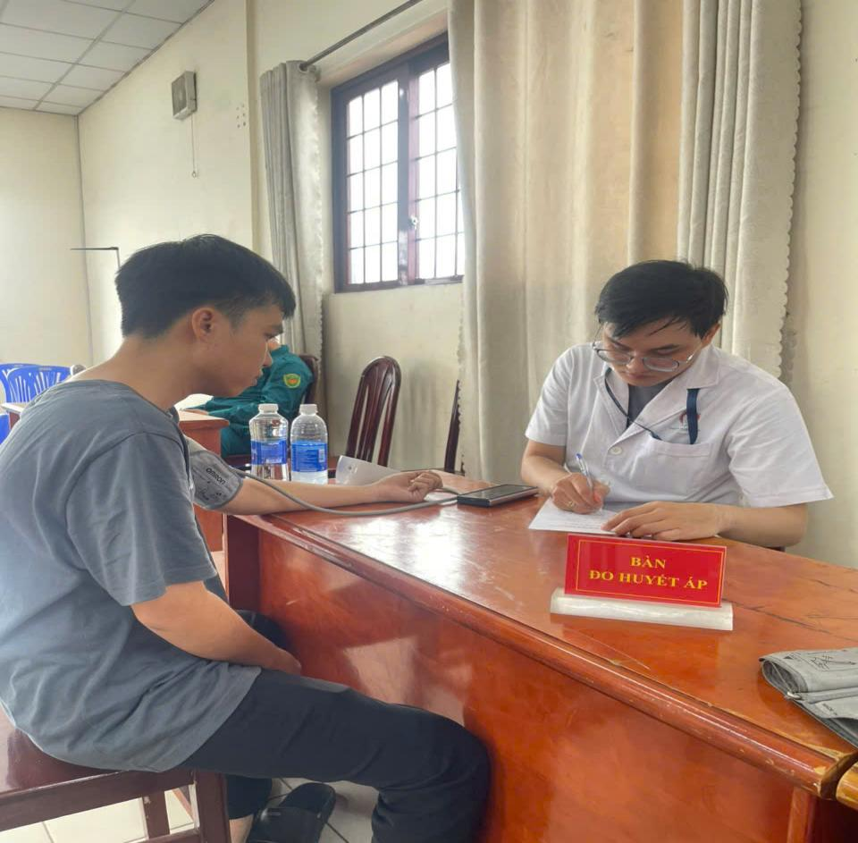 PHƯỜNG TÂN SƠN NHẤT TỔ CHỨC KHÁM SƠ TUYỂN  NGHĨA VỤ QUÂN SỰ NĂM 2026