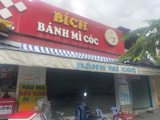 40 người nhập viện nghi ngộ độc sau khi ăn bánh mì ở TPHCM