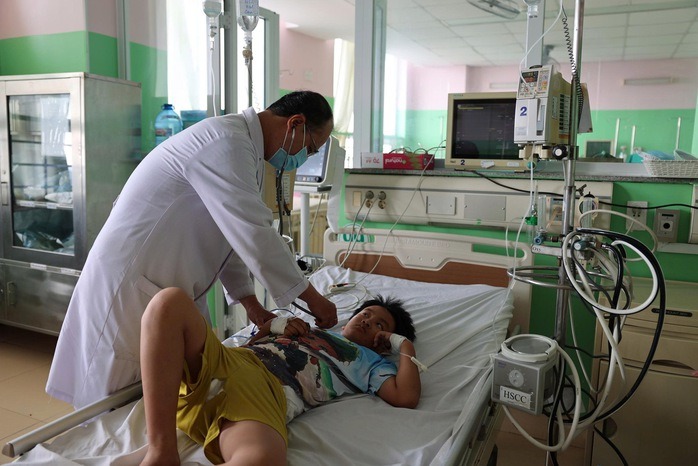 Vụ hơn 100 người nghi ngộ độc ở TPHCM: Thành lập đoàn kiểm tra các cơ sở cung cấp bánh mì