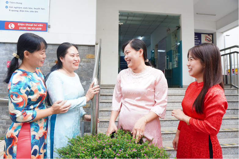 Rạng rỡ Áo dài Việt - Trạm Y tế phường Tân Bình hưởng ứng "Tuần lễ Áo dài" năm 2026