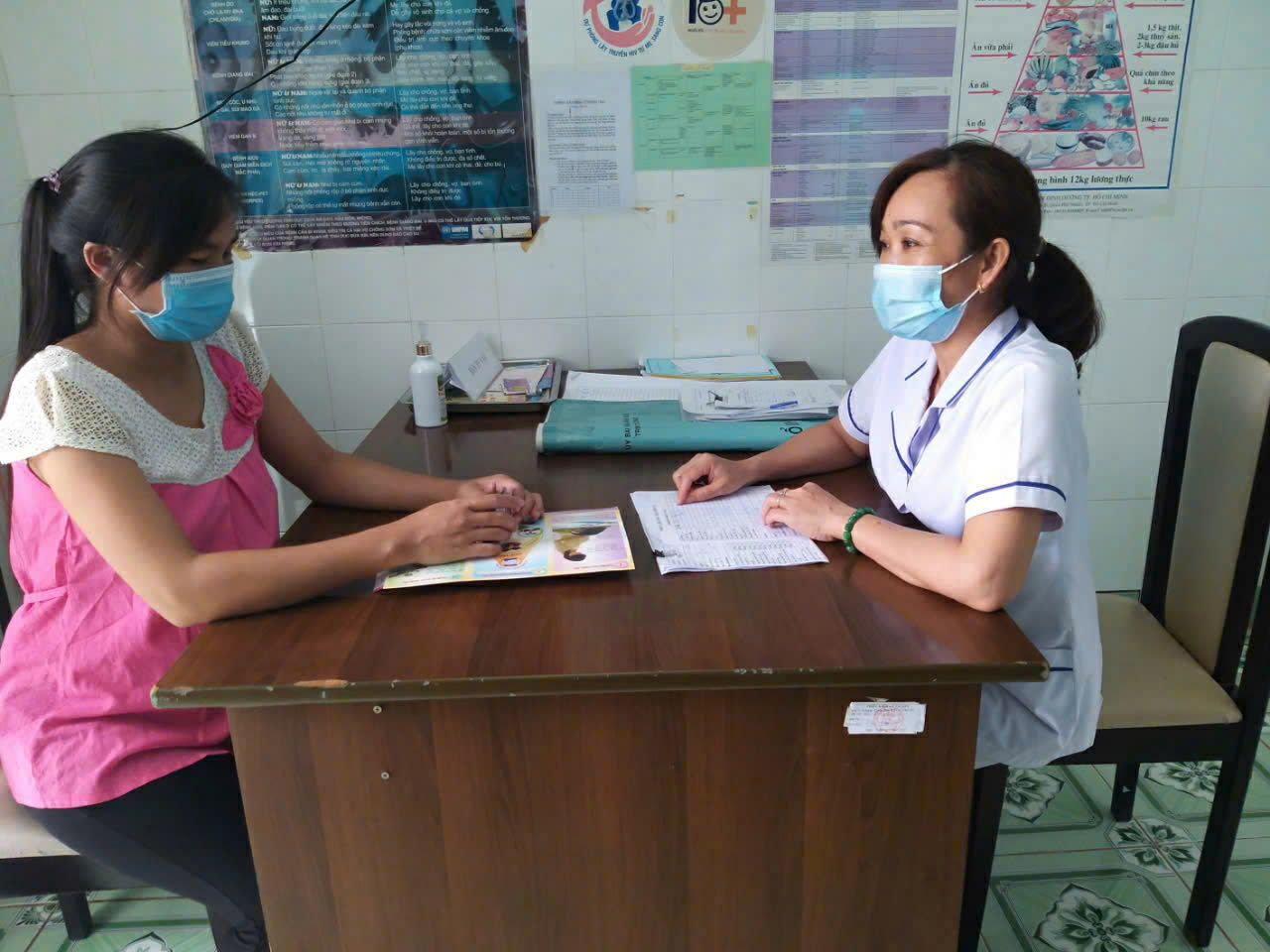 Thêm một triệu hộ sinh: Vì sự sống của bà mẹ và trẻ em