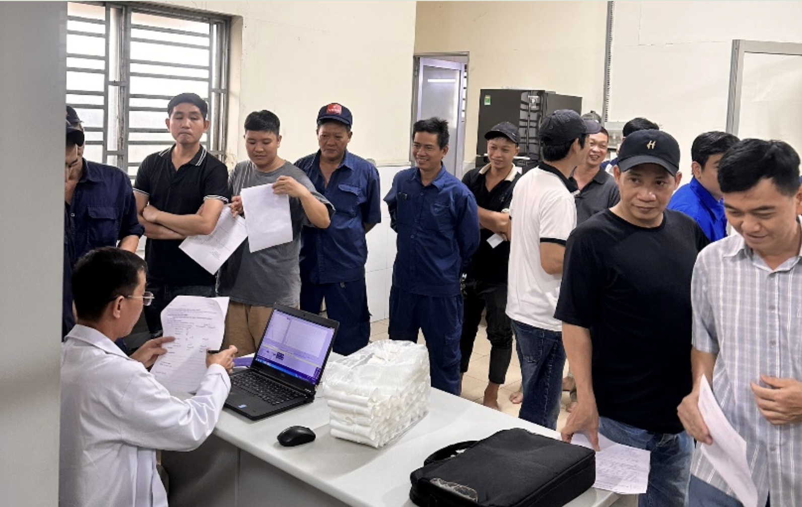Khám sức khỏe định kỳ – Bảo vệ người lao động