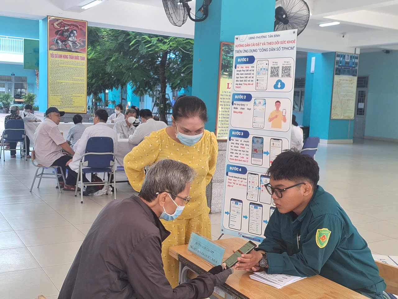 PHƯỜNG TÂN BÌNH TIẾP TỤC TRIỂN KHAI KHÁM SỨC KHOẺ ĐỊNH KỲ MIỄN PHÍ CHO NGƯỜI DÂN TẠI TRƯỜNG TIỂU HỌC TRẦN QUỐC TOẢN