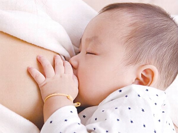 Lợi ích nuôi con bằng sữa mẹ