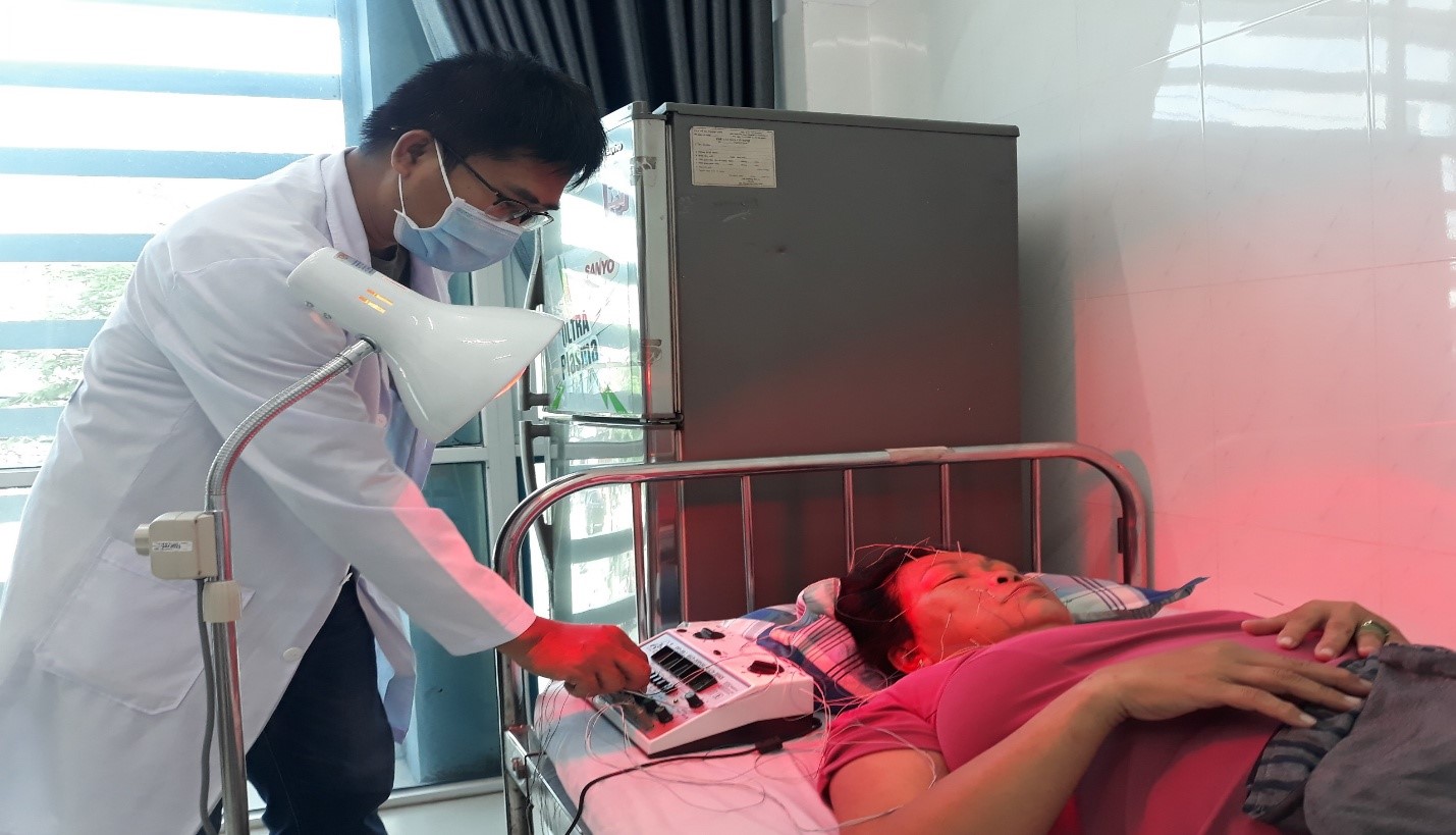 TRẠM Y TẾ PHƯỜNG 14 TĂNG CƯỜNG THỰC HIỆN KHÁM CHỮA BỆNH BẰNG PHƯƠNG PHÁP Y HỌC CỔ TRUYỀN TẠI TRẠM