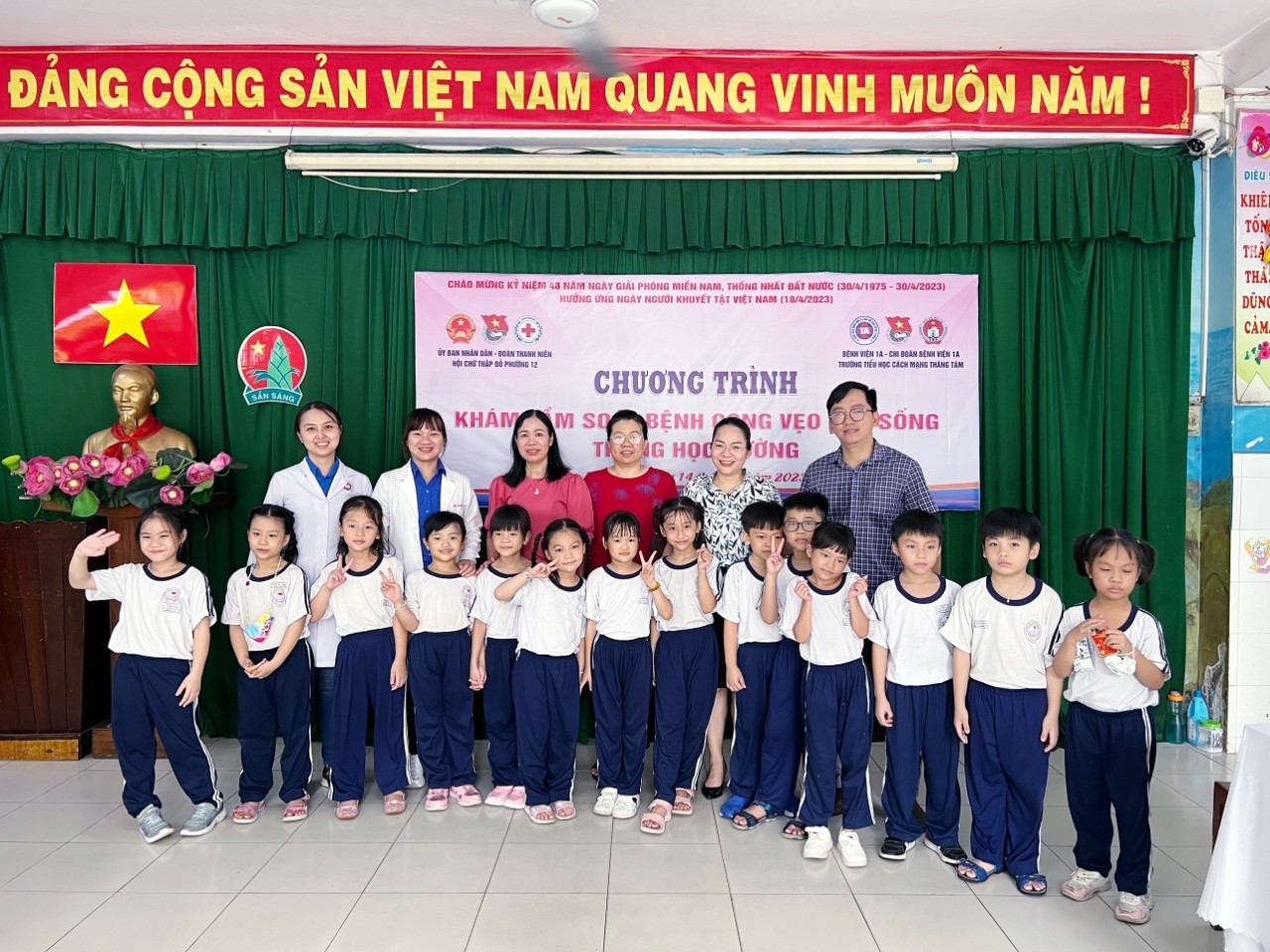 TẦM SOÁT BỆNH CONG VẸO CỘT SỐNG TRONG HỌC ĐƯỜNG