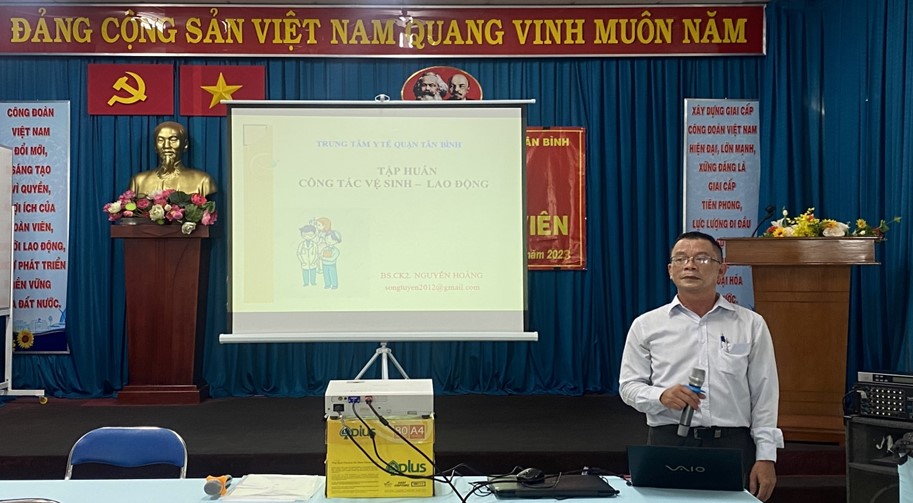 Trung tâm y tế quận Tân Bình tổ chức huấn luyện an toàn, vệ sinh lao động cho viên chức, người lao động của đơn vị