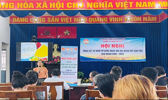 Trạm y tế phường 15 phối hợp với UBND phường 15 tổ chức truyền thông pháp luật về an toàn thực phẩm