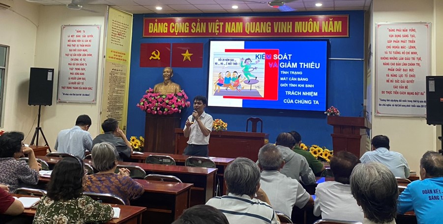 Kiểm soát và giảm thiểu tình trạng mất cân bằng giới tính khi sinh