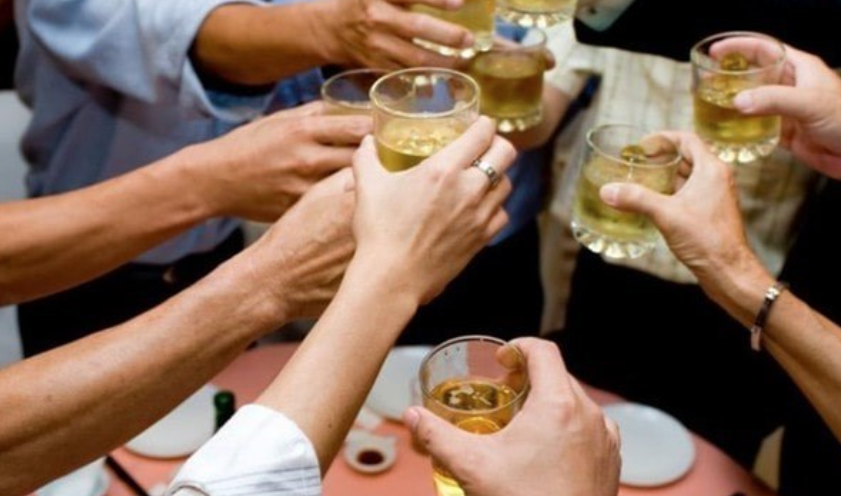Tác hại của bia rượu và cách giải rượu cần thuộc 'nằm lòng' để Tết vui mà vẫn khỏe