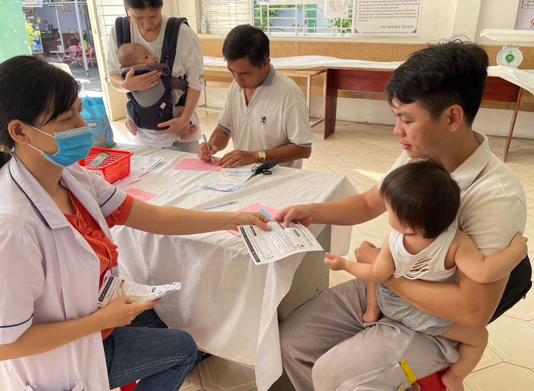 TP.HCM: 13.000 liều vắc xin 5 trong 1 đã phân bổ về các Trung tâm Y tế