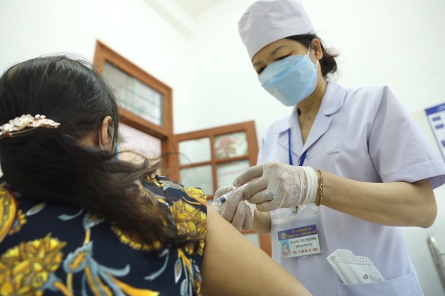 Bộ Y tế: Đã tiêm vaccine phòng COVID-19 AstraZeneca không cần xét nghiệm D-dimer và đông máu